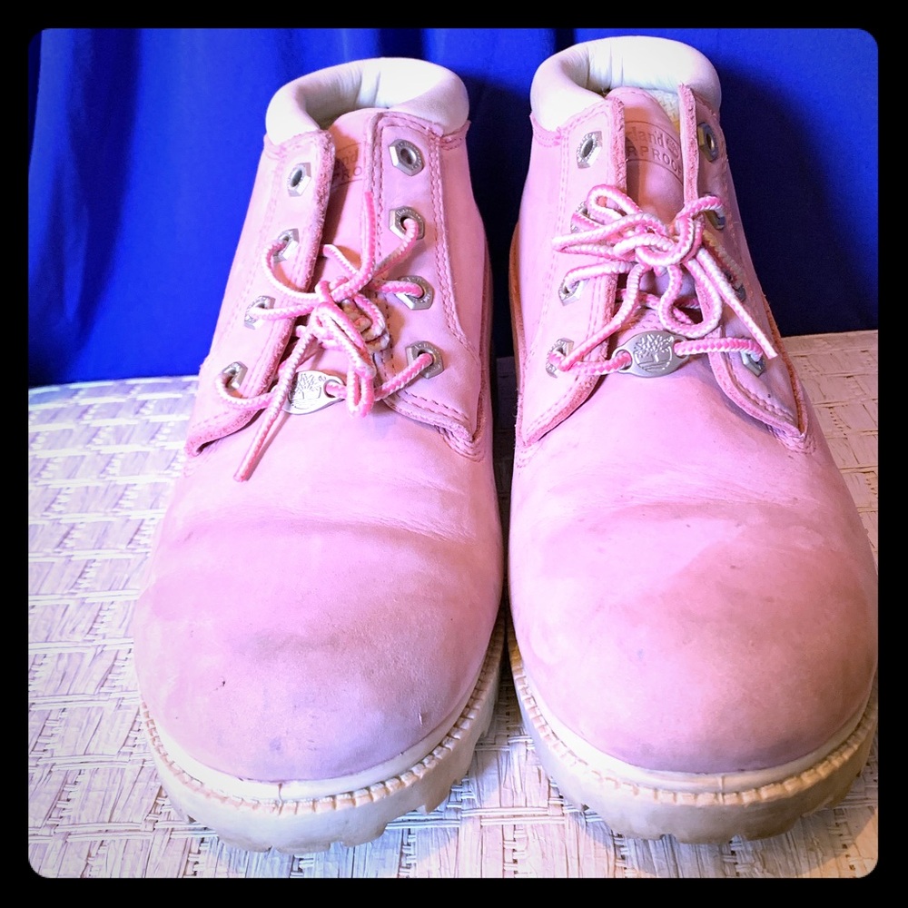 Size 9 pint Timberland boot